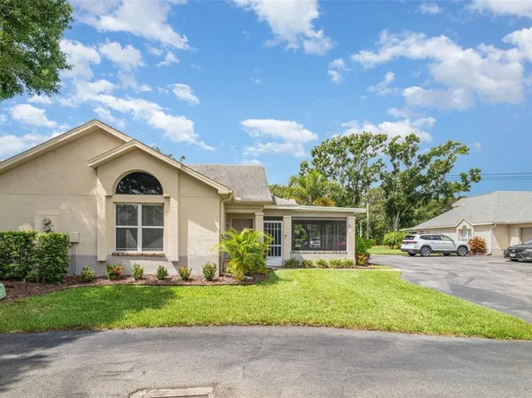 814 Silverthorn Ln, Ruskin, FL 33573