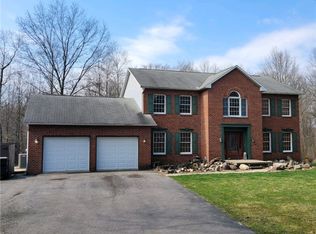 112 W Crossbow Ln, Slippery Rock, PA 16057