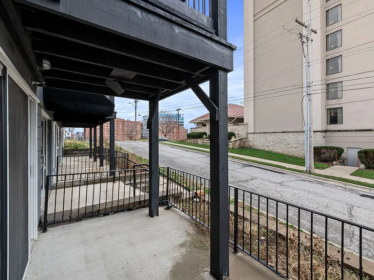 4544 Summit St — Photo 34