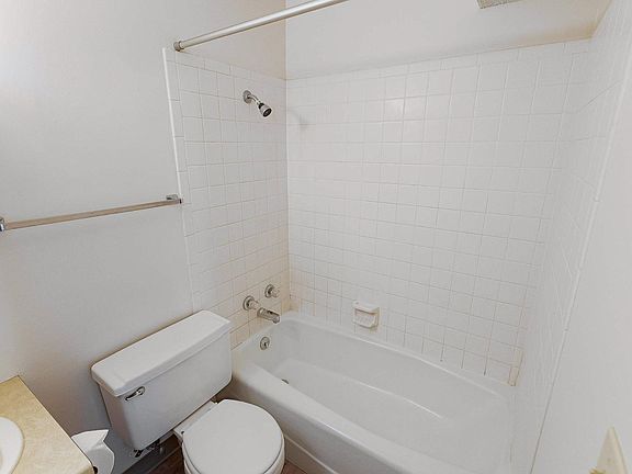 5th image of 1724 D St #11