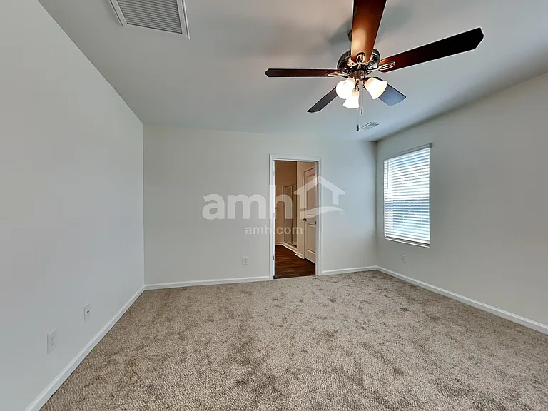 112 Tobago Cir — Photo 10