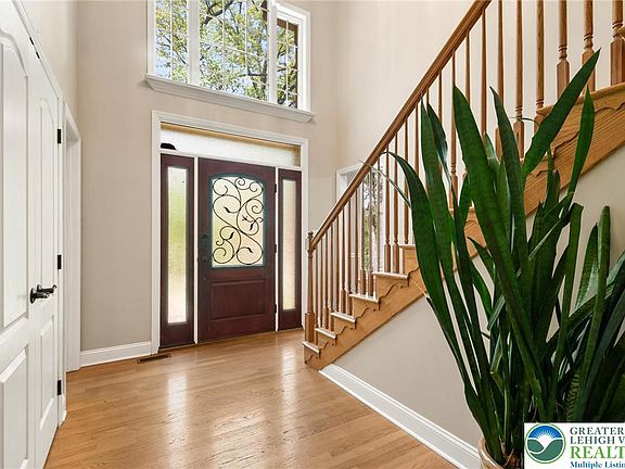 4th image of 5925 Robin Ln