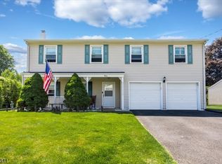 12 Edgewood Pl, Flanders, NJ 07836