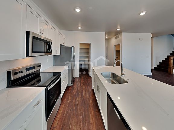 3rd image of 17149 W Lawrence Ln