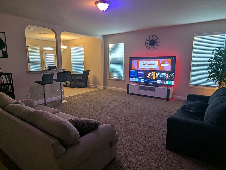 8430 Cedar Mdws — Photo 5