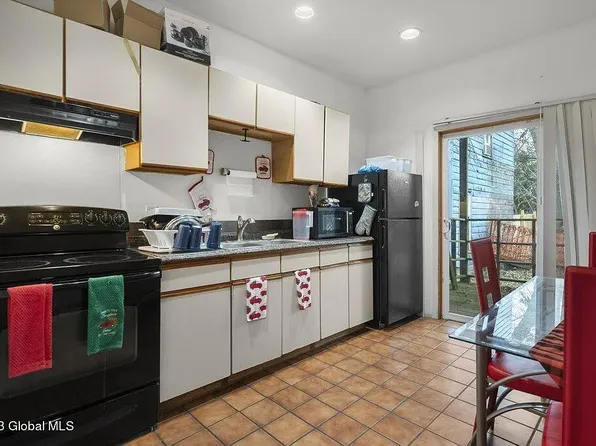 65 Lark St #1, Albany, NY 12210