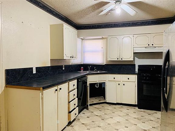2nd image of 913 Ashwood Dr