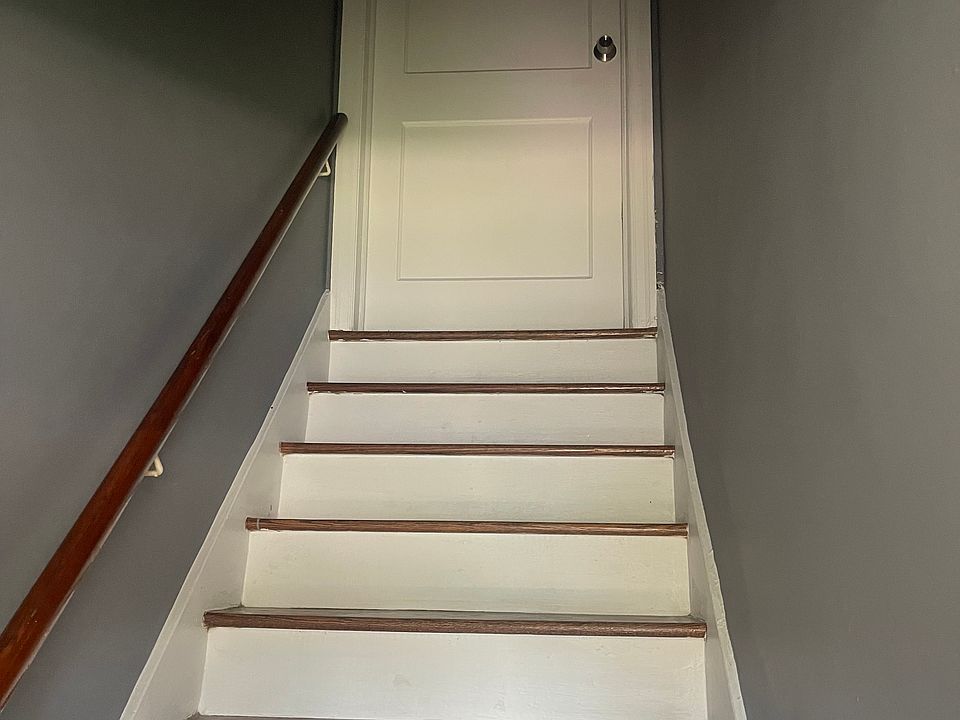 Main stairwell to unit B