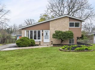 1N605 Park Blvd, Glen Ellyn, IL 60137