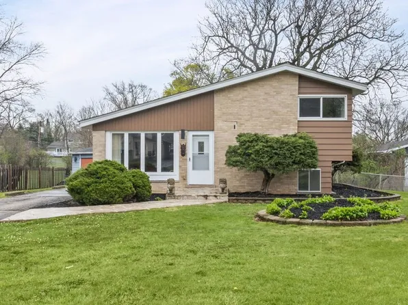 1N605 Park Blvd, Glen Ellyn, IL 60137