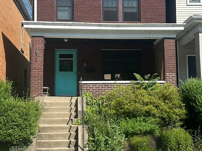 1823 Jancey St — Photo 1