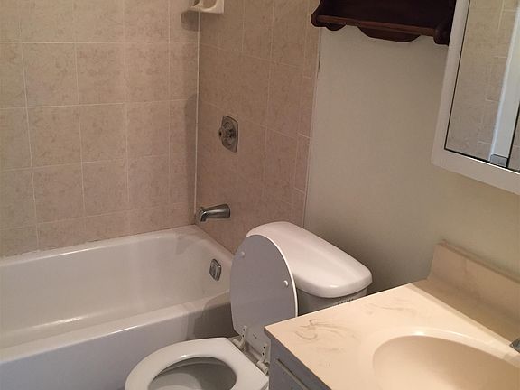3rd image of 9039 Lincoln Ct APT 101
