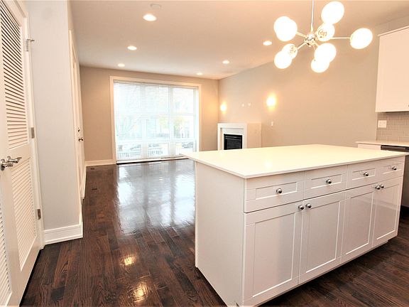2nd image of 2408 W Cortland St APT 1W