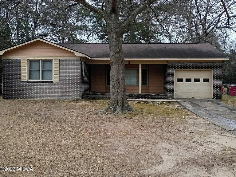 2412 Shea Dr — Photo 1