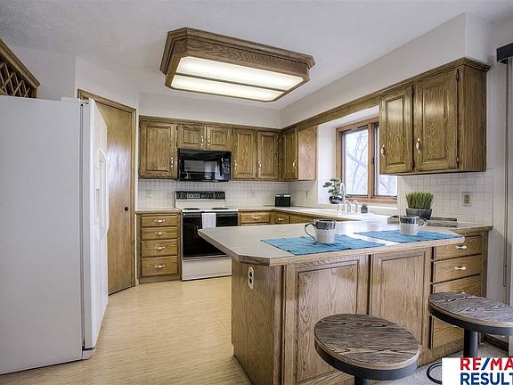 5th image of 2535 S 152nd Avenue Cir