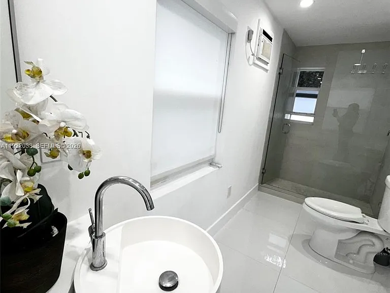 3470 Sheridan Ave — Photo 41