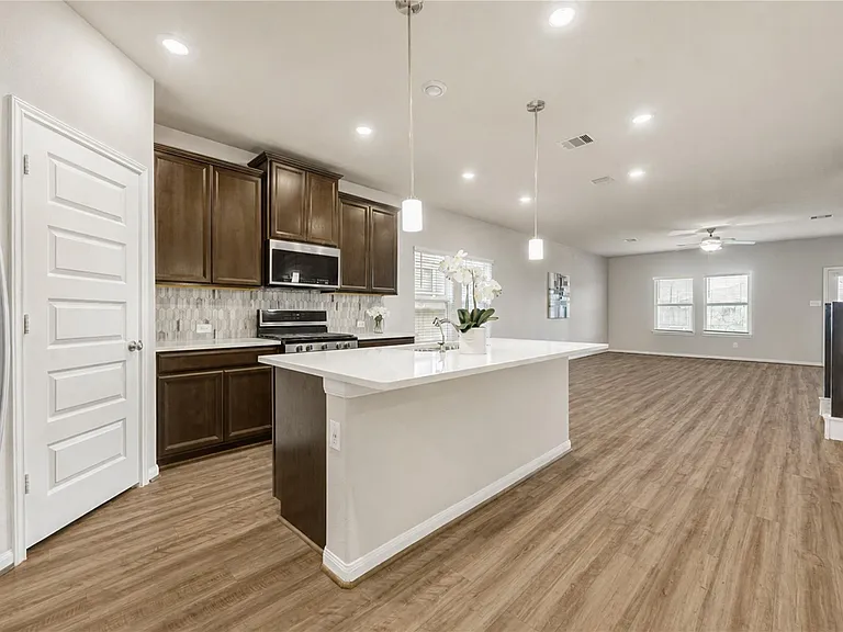 1218 Glendora Dr — Photo 13