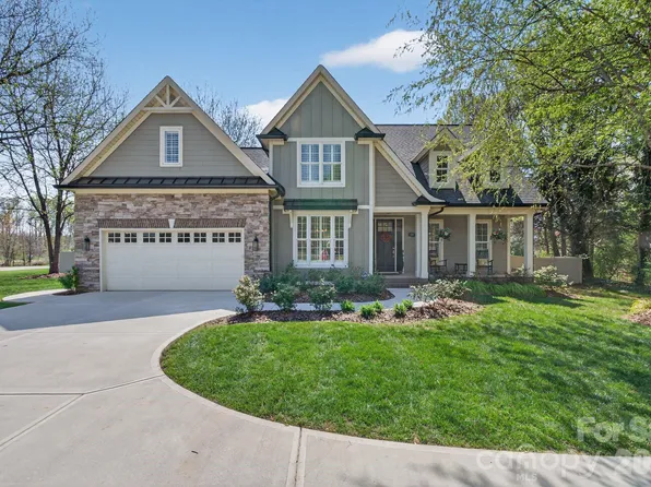 107 Clover Bank Rd, Mooresville, NC 28115