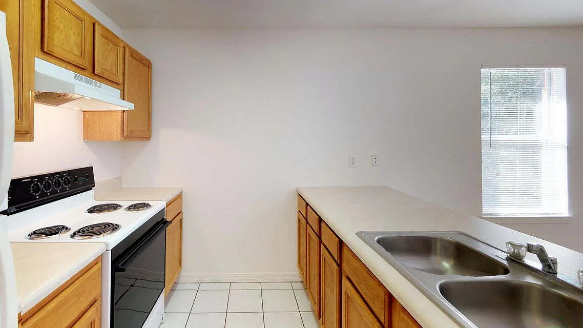 2 bed, 2.0 bath, 960 sqft, $1,300 — Photo 4