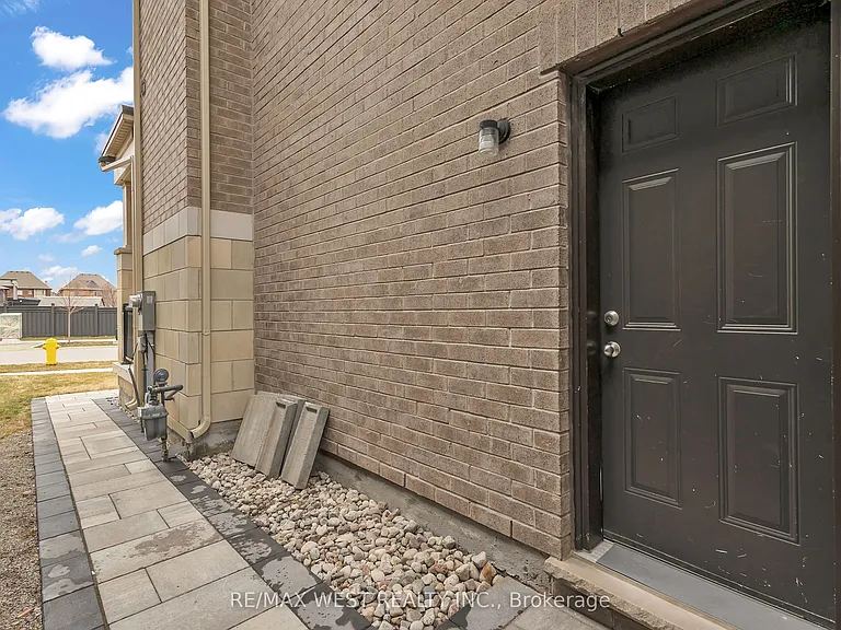 65 Port Royal Ave #LOWER — Photo 13