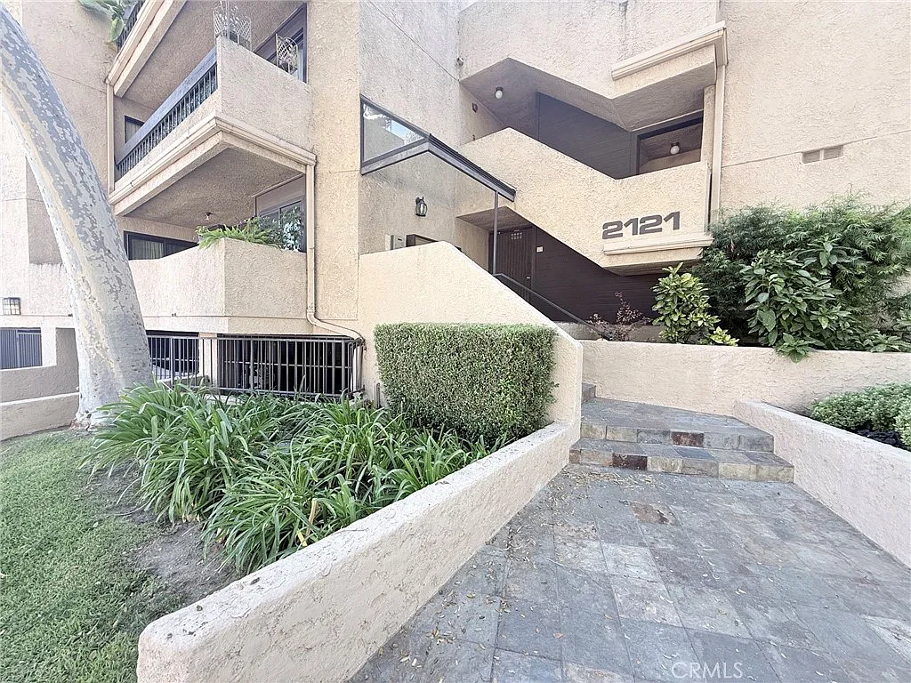 2 bed, 1450 sqft, $3,199 — Photo 2