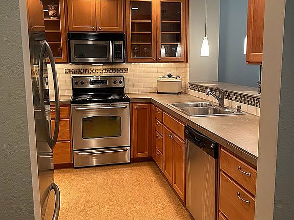 3rd image of 10142 NE 135th Ln #22