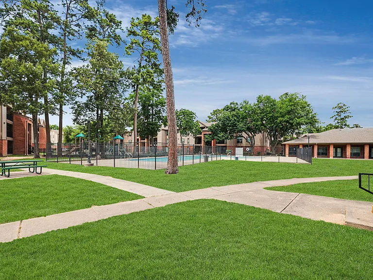 The Retreat at Spring Apartments — Photo 19