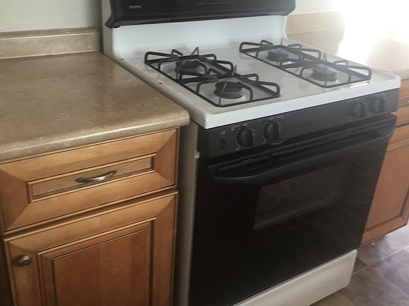 3rd image of 941 W Olive St
