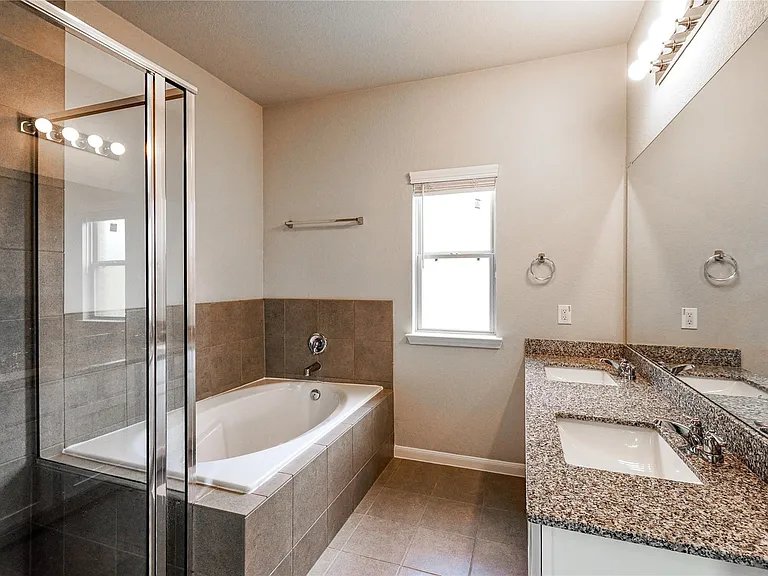 8414 Quiet Bay Dr — Photo 13