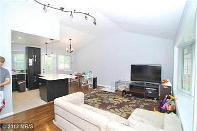 2nd image of 4613 Wissahican Ave