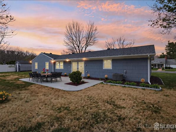 6 Macbeth Dr, Old Bridge, NJ 08857