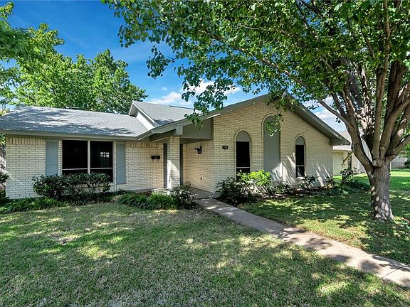 4th image of 2109 Richwood Dr