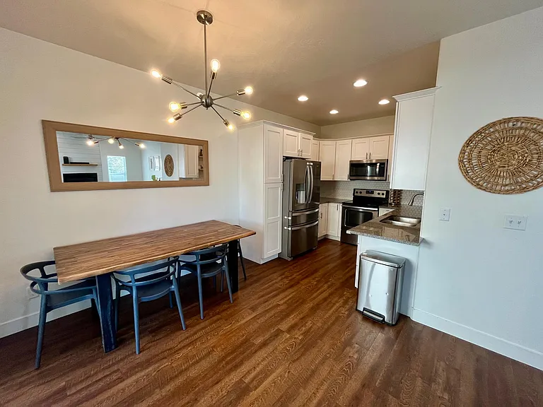 636 W Life Dr — Photo 9