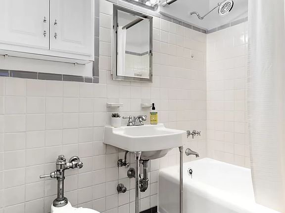 5th image of 240 E 35th St APT 12J