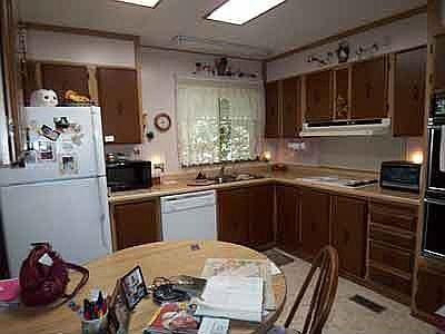 4th image of 193 Amberglen Dr