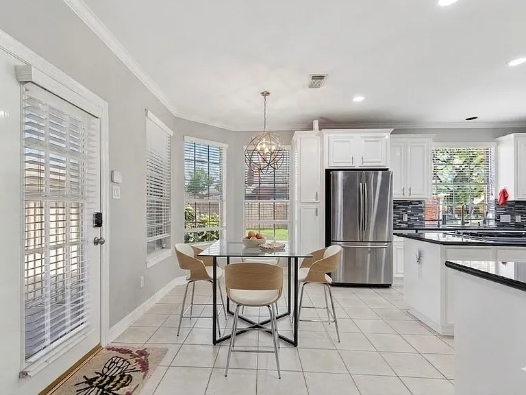 4303 Noble Oak Trl — Photo 10