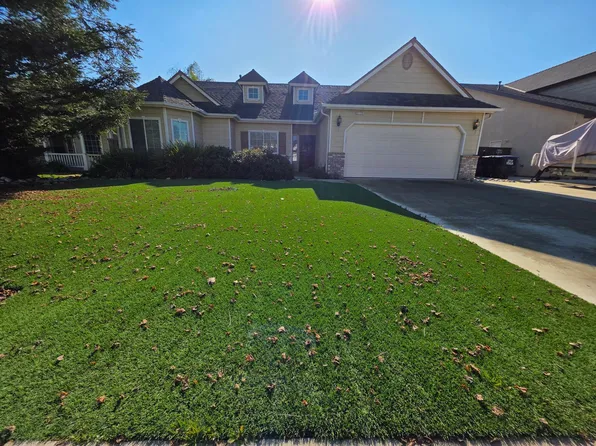 5125 W Oriole Ave, Visalia, CA 93291