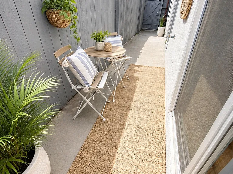 2038 Holly Dr #4 — Photo 4