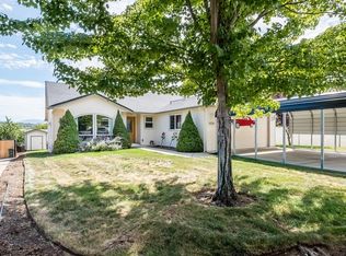 1014 Highlands Dr, Eagle Pt, OR 97524
