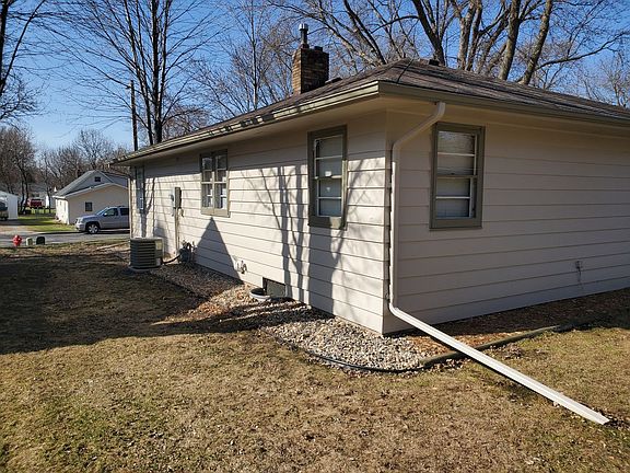5th image of 715 SE Mary Ave
