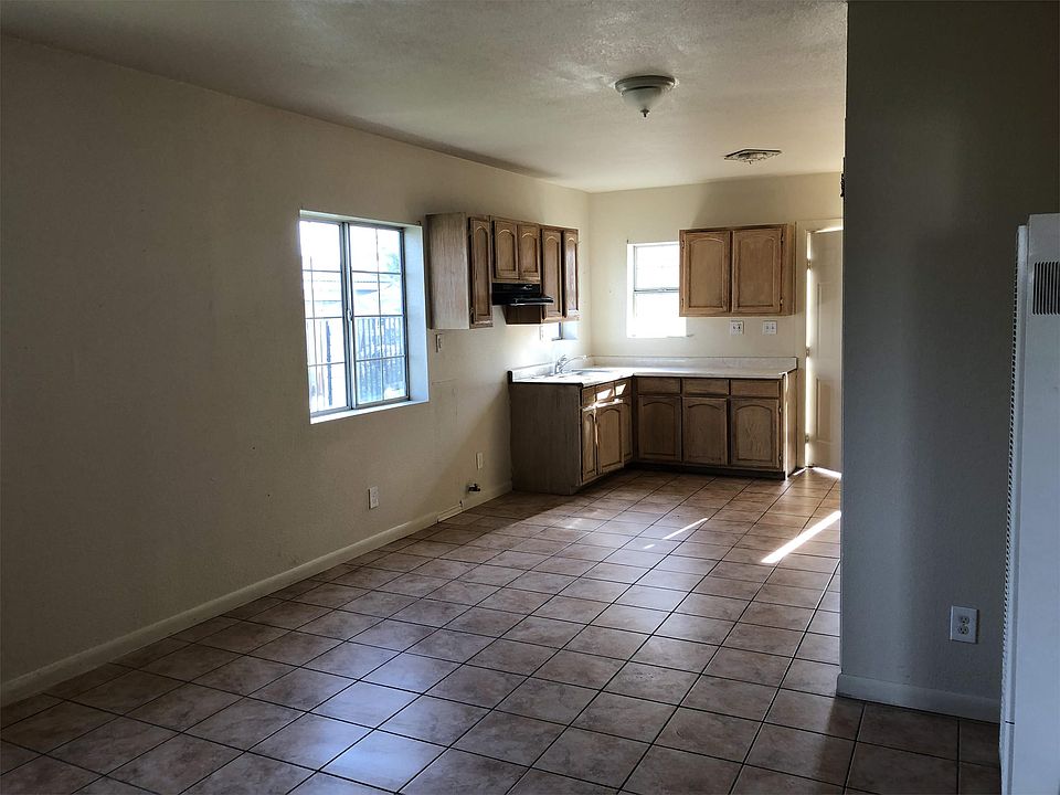 2nd image of 116 E Maple St #A