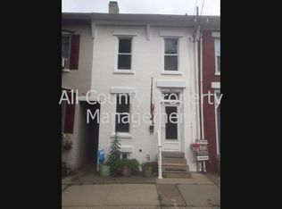 364 1/2 Cherry St, Pottstown, PA