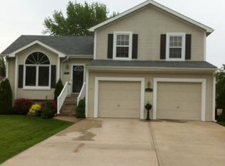 907 Elizabeth St, Saint Joseph, MO 64504