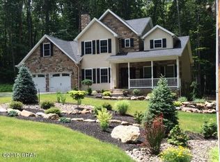7 Arrowhead Dr, Hazleton, PA 18202