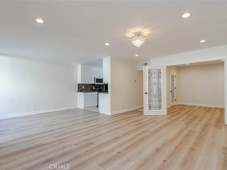 14141 Dickens St #211 — Photo 11