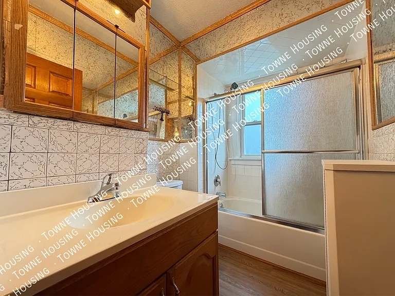 144 Lovering Ave #UPPER — Photo 9