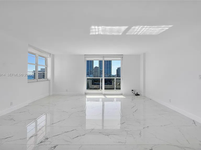 336 N Birch Rd #PENTHOUSE — Photo 4