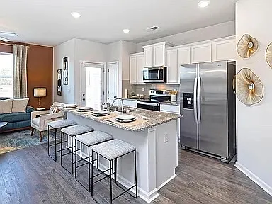 3 bed, 1435 sqft, $1,675 — Photo 2