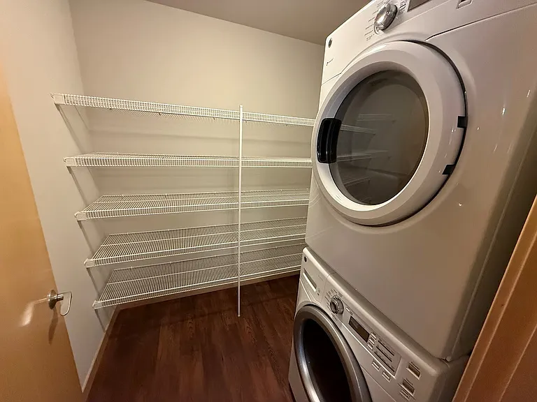 Venture Luxury High Rise — Photo 134