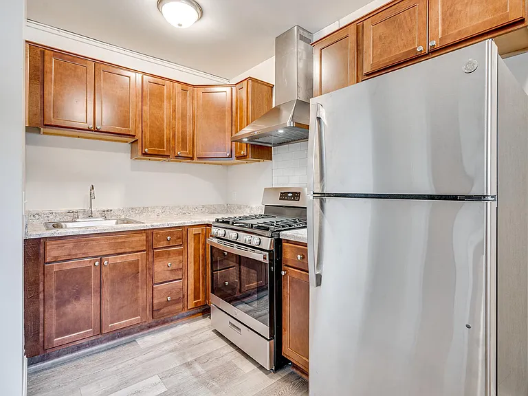 Garfield Court Apartments — Photo 41